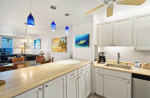 Kihei Condo | Oceanfront Oasis at Royal Mauian 518: Sapphire Views & Prime Location Await!
