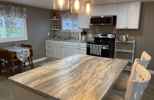 Wilsons Beach Apartment | Oceanfront Sunset Suite apartment in Wilson’s Beach Campobello Island