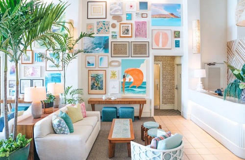 Diamond Head - Kapahulu - St. Louis Hotel | Oceanfront View Junior Suite | Kaimana Beach Hotel | Right on the Sand
