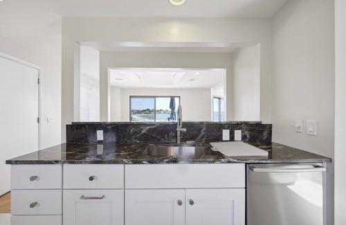 Bonnet Shores House | Oceans Edge Bliss