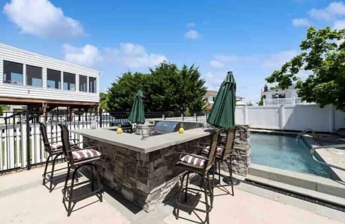 Alden Manor House | Oceanside Home w/Salt Water Pool