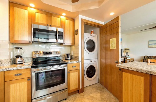 Kihei Condo | Oceanview Condo Across from Kamaole Beach III | Updated Kihei Getaway