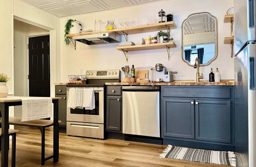 Verona Apartment | Off Street Reserved Parking, Full Kitchen, Newly Renovated