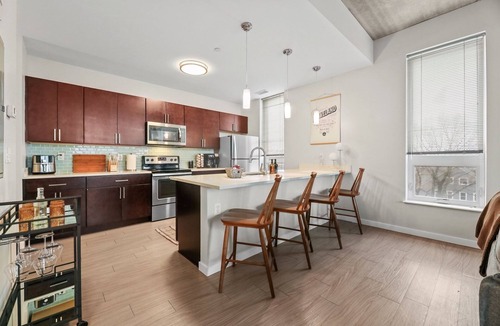 Ohio City Apartment | Ohio City Foundry - Couples Ideal Cleveland Escape