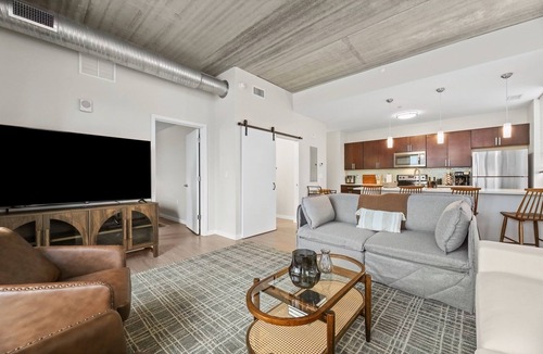 Ohio City Apartment | Ohio City Foundry - Couples Ideal Cleveland Escape