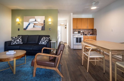 Okanagan-Similkameen Hotel | Okanagan Lakefront Resort