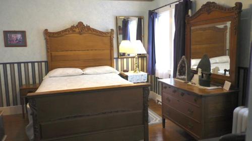 Caribou Bed & Breakfast | Old Iron Inn Bed and Breakfast