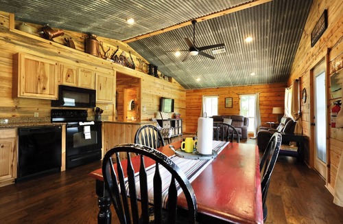 Murfreesboro House | Old Mill Cabin #2 - on the Little MO River, large yard, bunk room!