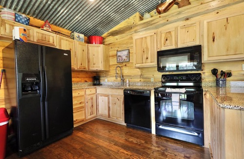 Murfreesboro House | Old Mill Cabin #2 - on the Little MO River, large yard, bunk room!