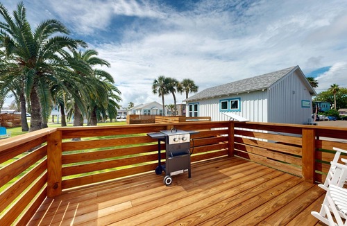 Old Town Cabin | Old Town Port A , Pet Friendly, Golf Cart Access
