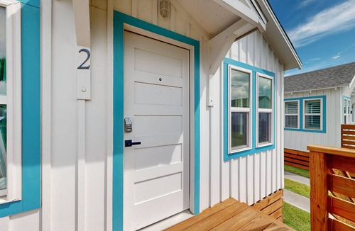 Old Town Cabin | Old Town Port A , Pet Friendly, Golf Cart Access