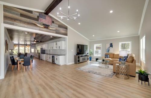 Emory House | On-Site Dock & Ramp: 3-Unit Escape on Lake Fork!