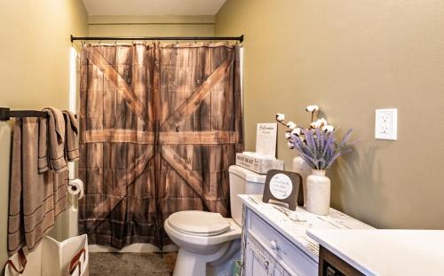 Conneaut Lakeshore Apartment | One Bedroom Haven at Avanti Cove