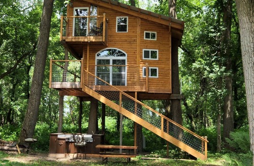Belfast Cabin | One of a kind Treehouse on the Genesee River
