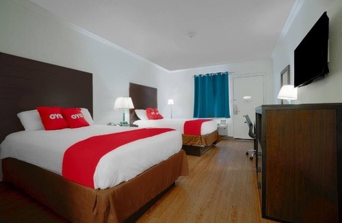 Kingsville Hotel | One Unit w/Two Double Beds | Free Parking | Near King Ranch Museum