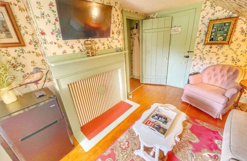 Trenton Apartment | Open Hearth Inn Suite 3 - 10 min to Acadia!