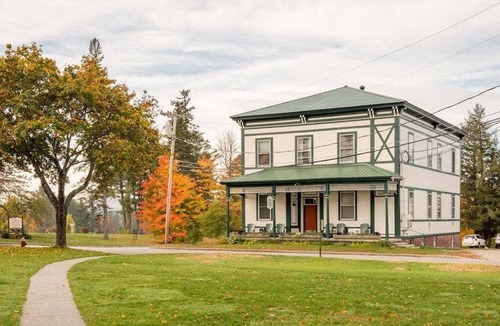 Bethel Condo | Opera House Loft 22 - Bethel Village