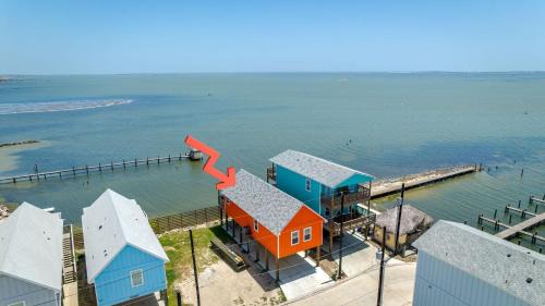 Flour Bluff House | Orange Crush by AvantStay