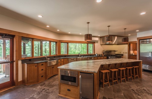 Glenfield Cabin | Otter Creek Lodge - Large Family Rental