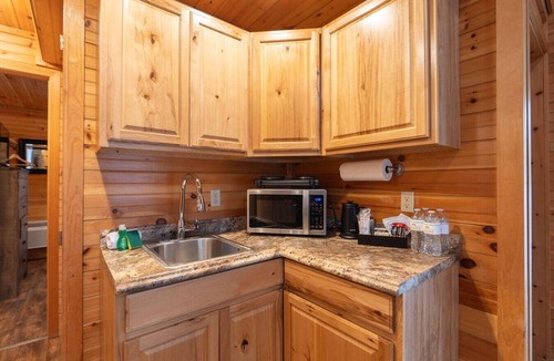 Bethlehem Cabin | Outdoor Basecamp Log Cabin White Mountains