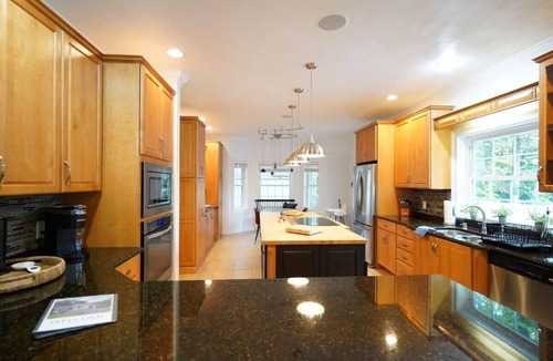 Treasure Lake House | Over 4800+ sqft. Lakefront Retreat-Sleeps 13 Lake is FULL AGAIN! Come and enjoy the beautiful LAKE!
