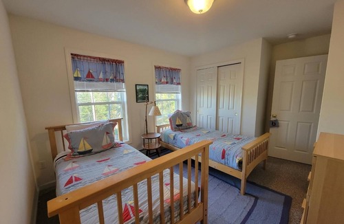 Ocean Point House | OWL HOUSE | SCREEN PORCH | 4 Bed, 2.5 Bath