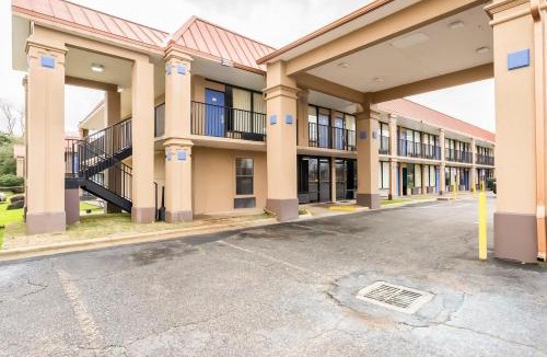 Bossier City Hotel | OYO Hotel Bossier City LA - Red River