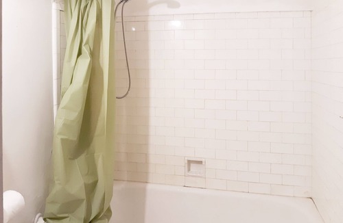 Derrick City Hotel | OYO Hotel Bradford Main St PA
