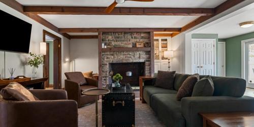 Greenville House | PA Country 1870 Colonial on 5 Acres