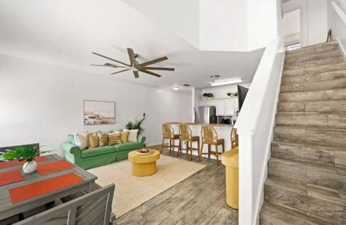 Corpus Christi Condo | Padre Island Escape Pets OK 5 min to the beach! 2.4 m to whitecap beach!