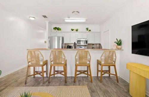 Corpus Christi Condo | Padre Island Escape Pets OK 5 min to the beach! 2.4 m to whitecap beach!