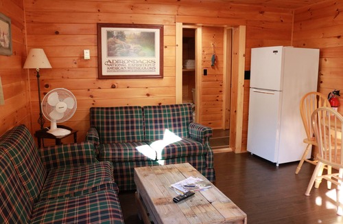 Inlet Cabin | Panda Bear Cabin at The Bears Cottages