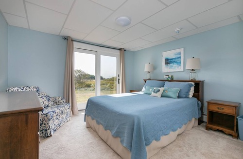 Pond Cove House | Panoramic Views, Chef's Kitchen & Less than 2 Miles to Higgins Beach