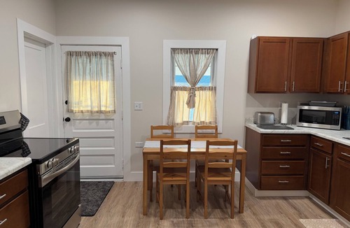 Dayton House | Papaw’s Place-A family friendly 2-bedroom home in Dayton near WPAFB, UD and more