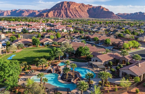 Santa Clara House | Paradise Village 110 at Zion Resort: PS4, Ping Pong, Electric Fire Place, Games, and More