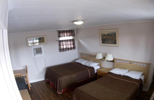 Otonabee-South Monaghan Hotel | Park Side Motel
