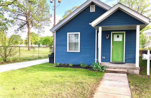 Ferndale Apartment | Park Side Studio - PETS WELCOME!