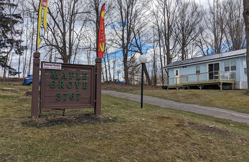 Perry House | Park unit #4 for rent by Silver Lake NY
