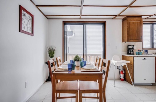 Southwest Edmonton House | PATSY - Sleeps 23 | 8 BR 8 BA | 2 SidexSide Homes