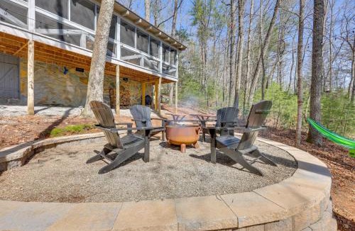 Dial House | 'Peace of Aska' Cabin w/Hot Tub & Fire Pit!