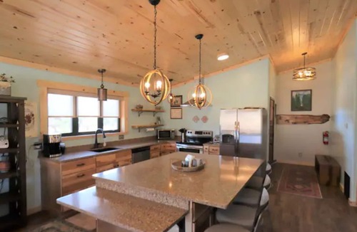 Torrey House | Peace, Privacy, Serenity and Panoramic Views from all windows,nOne of a Kind
