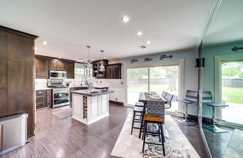 Tulsa Cottage | 'peace & Tranquility': Home 2 Mi to Dtwn Tulsa!