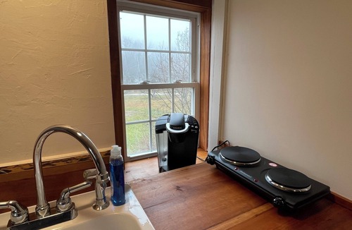Center Lovell Apartment | Peaceful 2-bedroom apartment In updated farmhouse!