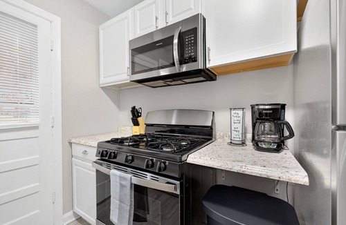 Grandview Heights Apartment | Peaceful 2-bedroom in the heart of Grandview!