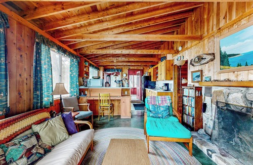 Mount Desert Cabin | Peaceful 2BR Lakefront Cabin w/New Dock