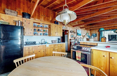 Mount Desert Cabin | Peaceful 2BR Lakefront Cabin w/New Dock