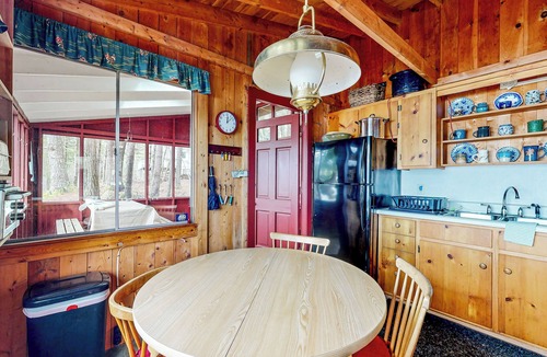 Mount Desert Cabin | Peaceful 2BR Lakefront Cabin w/New Dock