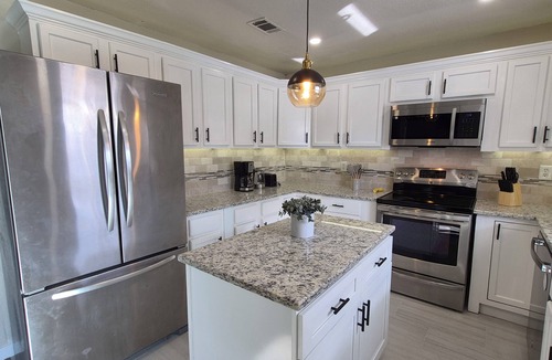 Lewisville House | Peaceful 3-bedroom house with putting green in charming Lewisville