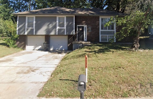 Blue Springs House | Peaceful and central property - Downtown Blue Springs - 3-bedroom house