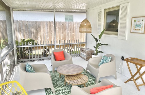 Naples Park Cottage | Peaceful and cozy beach house in North Naples